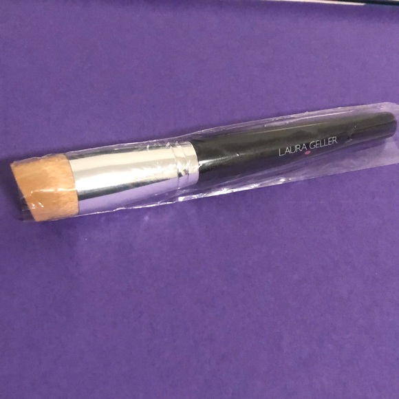 NEW [Laura Geller] Liquid Angled Foundation Brush, Designer Makeup Tool - Picture 5 of 6